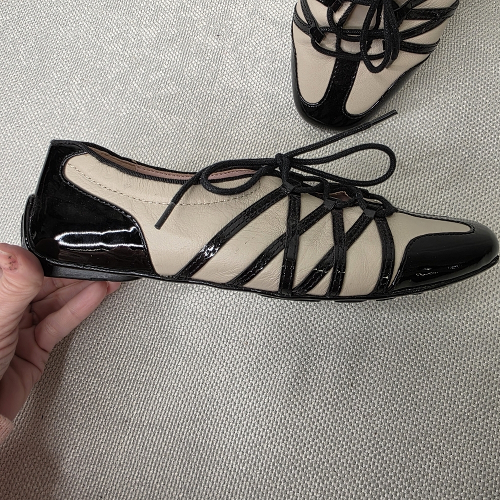 Taryn Rose "Candyce" Patent Leather Lace-Up Ballet Flats - Size 7M - Picture 2 of 10